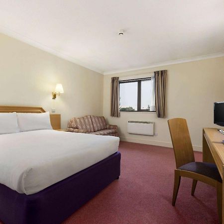 Days Inn Стаффорд Экстерьер фото