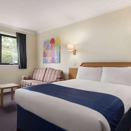 Days Inn Стаффорд Экстерьер фото