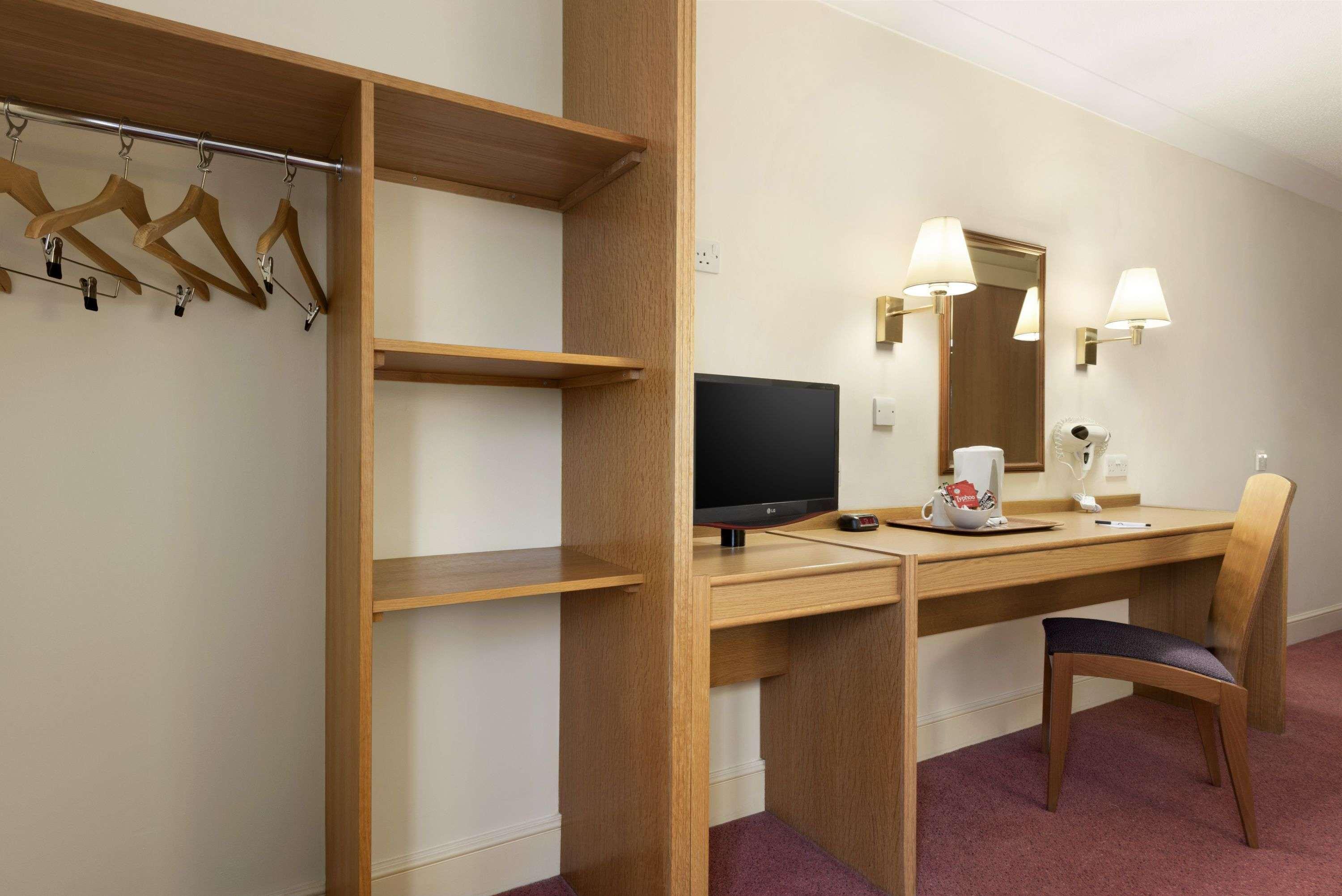 Days Inn Стаффорд Экстерьер фото